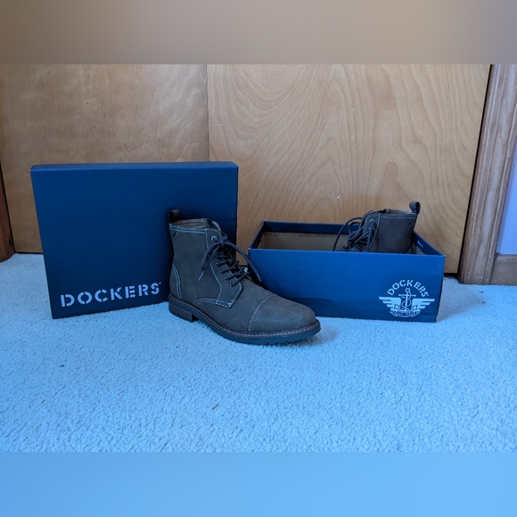 BNIB Men's Dockers brown boots with zipper - Picture 4 of 5